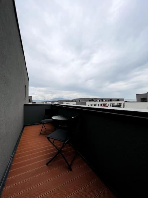 Apartamento Skylark - Singapore Penthouse With Jacuzzi & Panoramic View Braşov Exterior foto